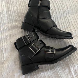 Blondo Black Leather Camila Combat Ankle Booties 9